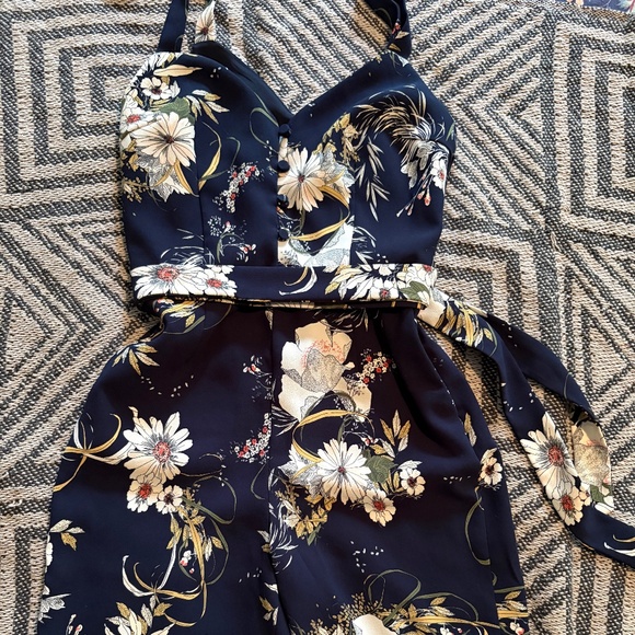 Aritzia Pants - Aritzia Little Moon floral jumpsuit size 0